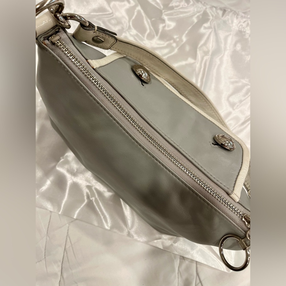 COACH POPPY GROOVY Grey and White Leather Purse - Picture 5 of 15